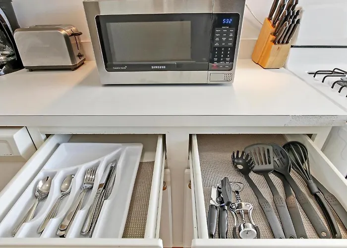 Stylish And Expansive 2br With Balcony - Buckingham 3 Appartamento Chicago